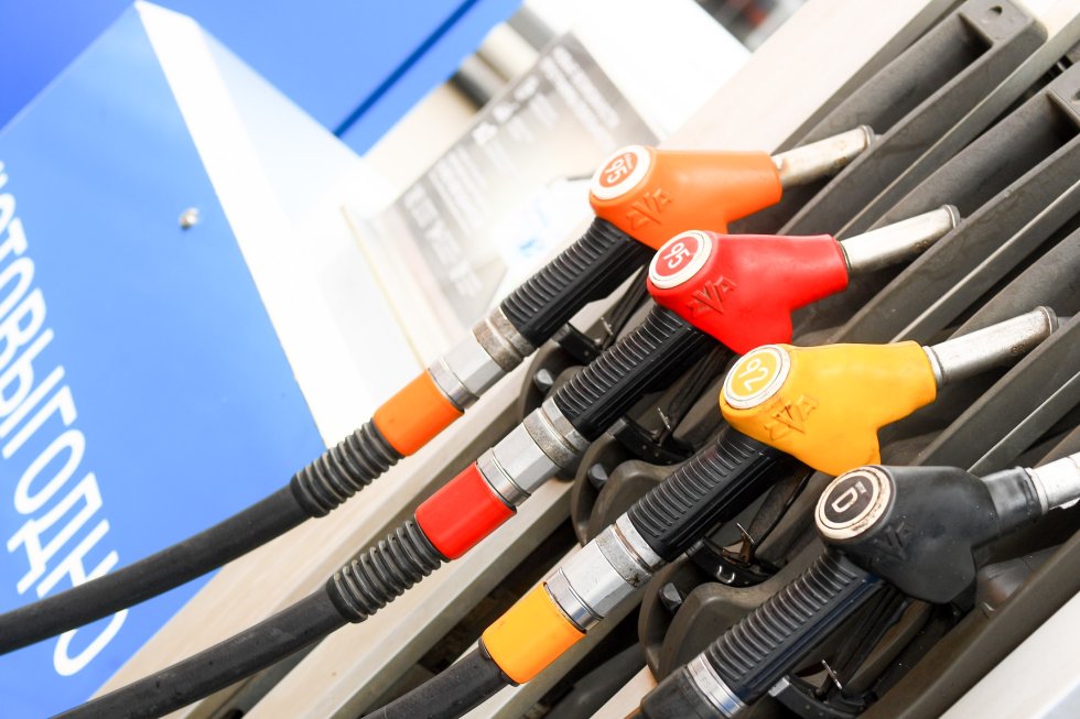 Vấn đề không nằm ở giá: Xăng ở Nga trong thời điểm đã trở nên đắt hơn ở Mỹ