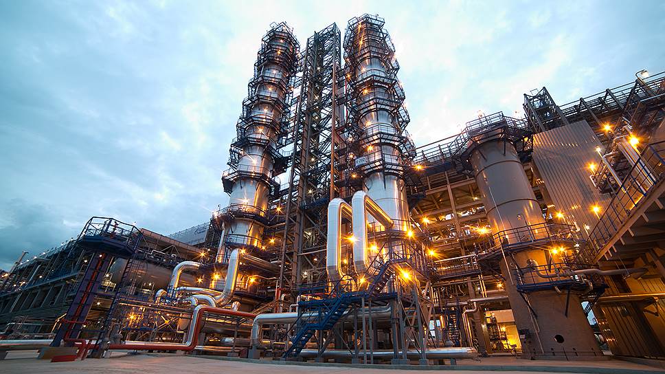 Chuyển sang xanh: lọc dầu toàn cầu vào năm 2035 có thể giảm 20%.